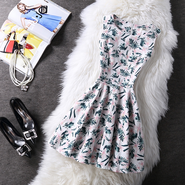 Дамски цветни къси рокли с цветя в 45 различни модела