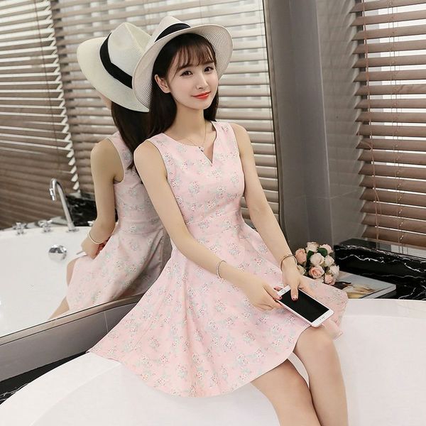 Дамски летни къси рокли подходящи за ежедневие в лилав,син,розов,черен,червен,бял и шарен цвят