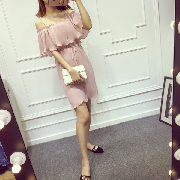 Дамска червена, сива, розова, бяла лятна елегантна шифонена миди рокля с презрамки и дължина над коляното