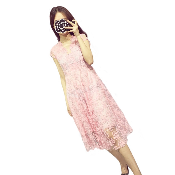 Дамски дантелена лятна рокля с V образно деколте черна, бяла, розова: тип миди с дължина около коляното