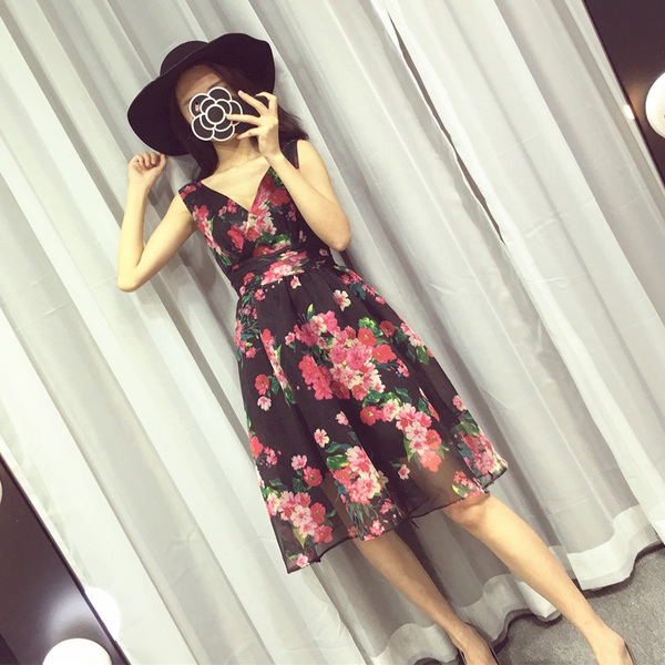 Κυρίες φορέματα ευρύ μαύρο και ροζ λουλούδι καλοκαίρι μύδια τύπου μήκους γύρω από το γόνατο και V Neck