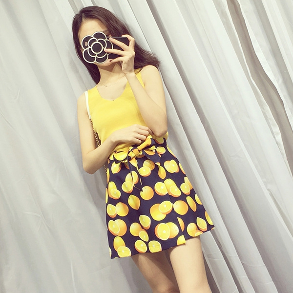 Дамски летен комплект от лятна блуза и широка пола с лимони       