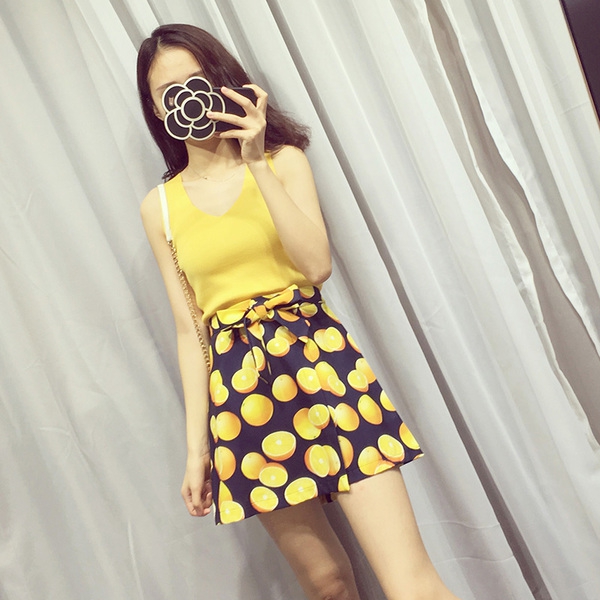 Дамски летен комплект от лятна блуза и широка пола с лимони       