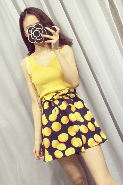 Дамски летен комплект от лятна блуза и широка пола с лимони       