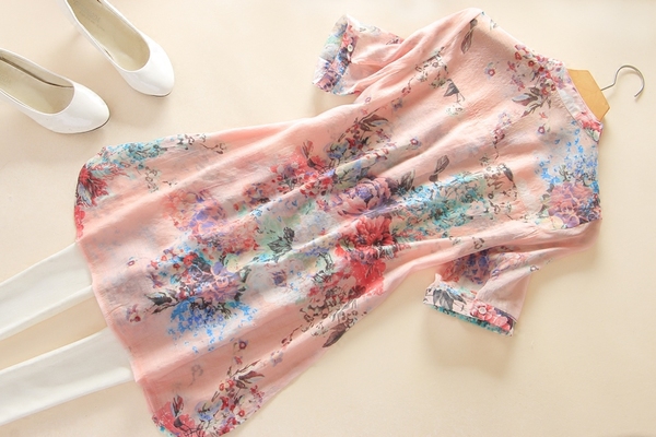 Κυρίες, μεγάλη, επίσημη πουκάμισο λουλούδια για περιπτώσεις ή την καθημερινή ζωή σε ροζ και λευκό - κοντό μανίκι