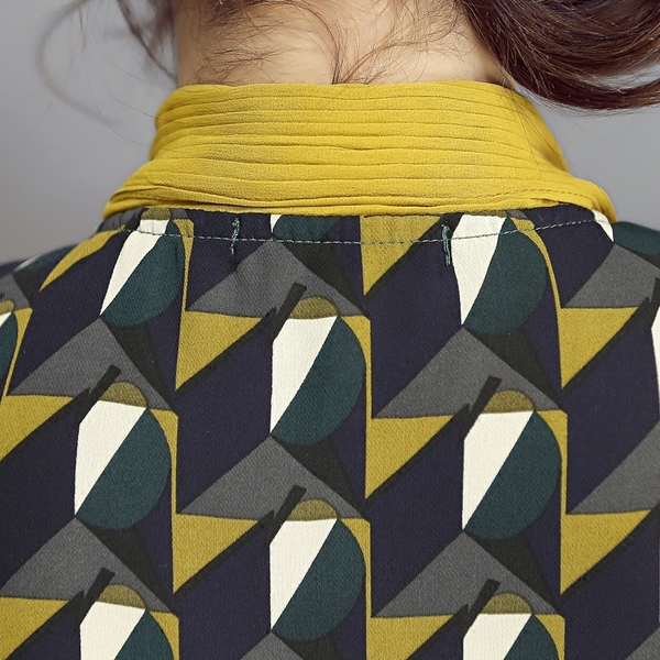 Дамска елегантна риза на фигури и ромбчета - офис стил или елегантни поводи