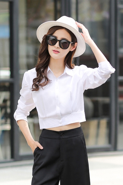 Летни къси дамски памучни ризи в бял цвят 