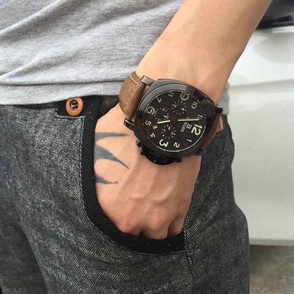 Мъжки часовници изработени от неръждаема стомана и минерално стъкло в черен,бял и кафяв цвят