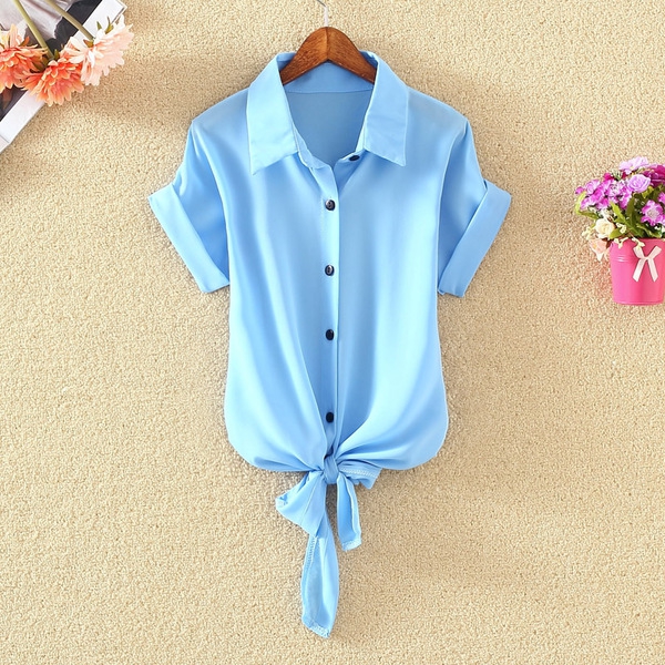 Οι γυναίκες το καλοκαίρι πουκάμισα σιφόν δύο μοντέλα με ρίγες και χωρίς ρίγες.