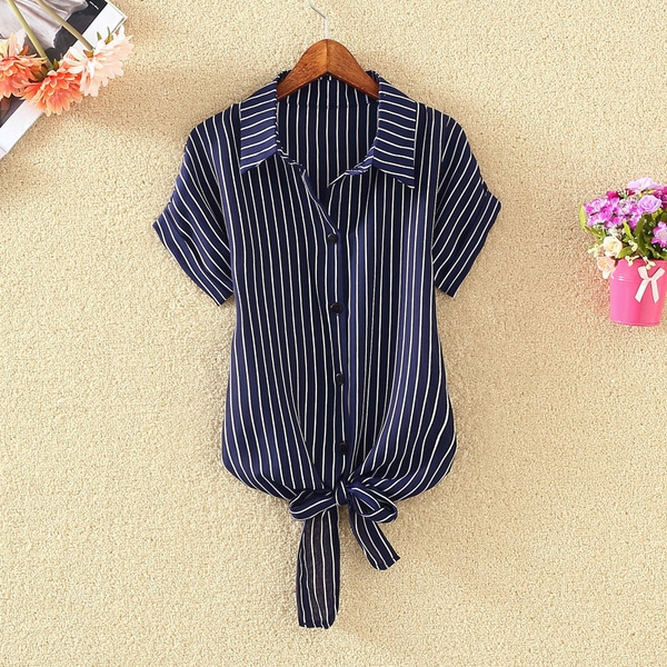 Οι γυναίκες το καλοκαίρι πουκάμισα σιφόν δύο μοντέλα με ρίγες και χωρίς ρίγες.