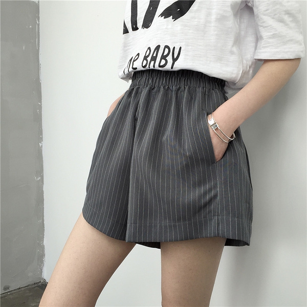 Дамски широки и къси панталони в черен и сив цвят  