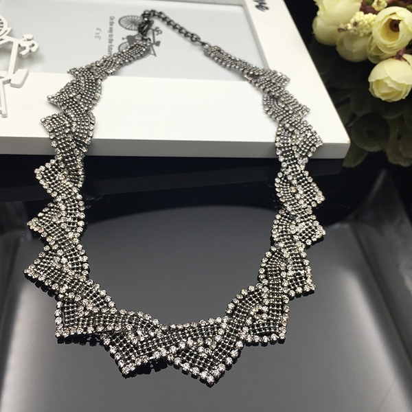 Дамски колиета в много различни цветове и форми - 35 модела