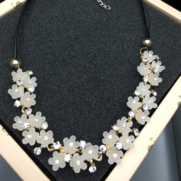 Дамски колиета в много различни цветове и форми - 35 модела