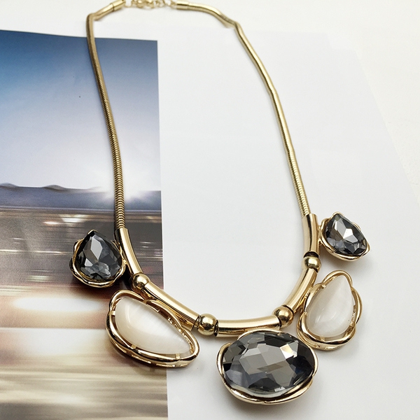 Дамски колиета в много различни цветове и форми - 35 модела