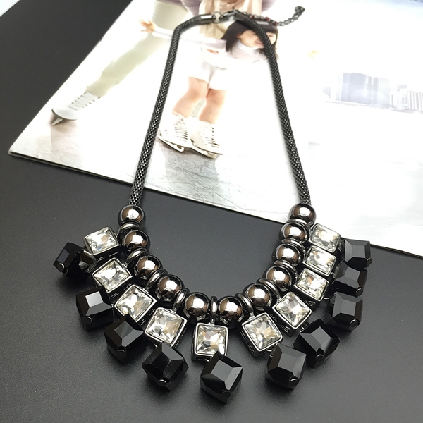 Дамски колиета в много различни цветове и форми - 35 модела