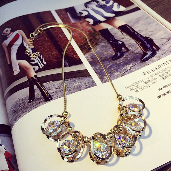 Дамски огърлици с кристали в златист и черен цвят - 4 модела