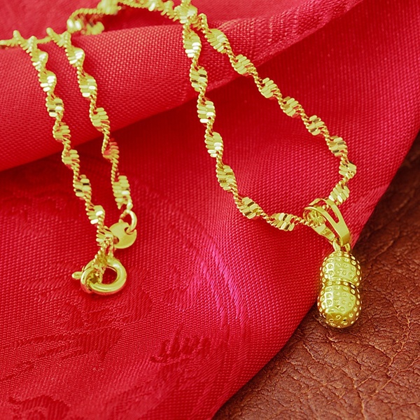 Дамски огърлици в златист цвята - 4 различни форми