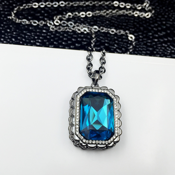 Γυναικεία κολιέ σε μπλε, ασημί και μαύρο - 23 διαφορετικά μοντέλα