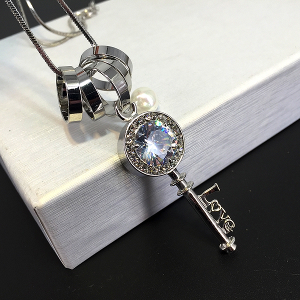 Γυναικεία κολιέ σε μπλε, ασημί και μαύρο - 23 διαφορετικά μοντέλα