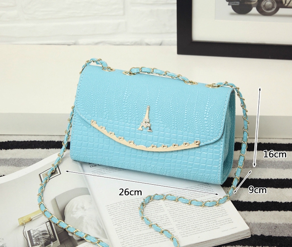 Дамски чанти в много различни цветове с Айфеловата кула