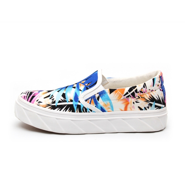 Γυναικεία παπούτσια με  λουλούδια δύο μοντέλα