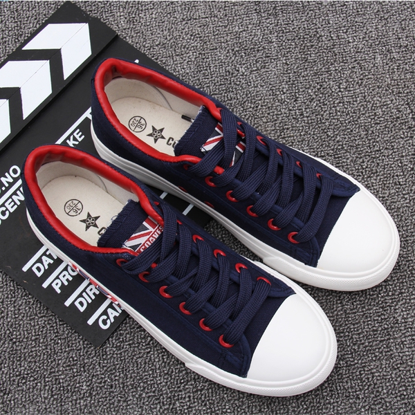 Дамски ежедневни кецове в бял,черен,червен и тъмно син цвят.