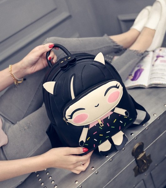 Дамски раници с анимационни герои Кити черни от изкуствена кожа и с мека повърхност