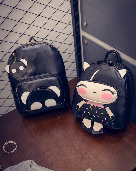 Дамски раници с анимационни герои Кити черни от изкуствена кожа и с мека повърхност