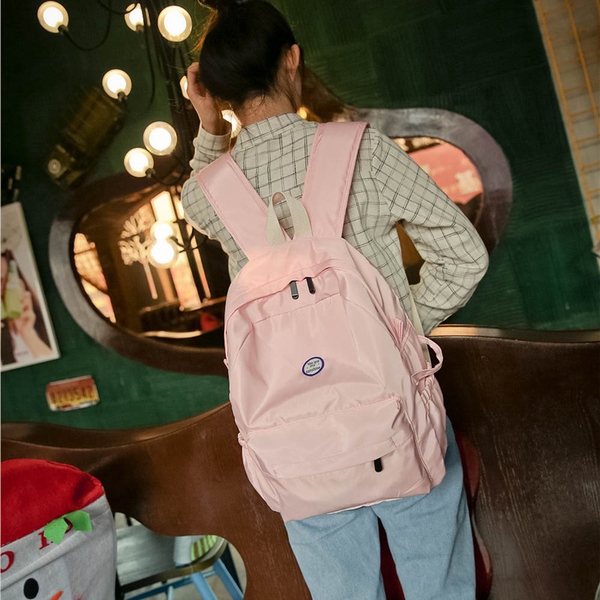 Дамска раница подходяща за ежедневие и пътуване в 6 различни цветови модела