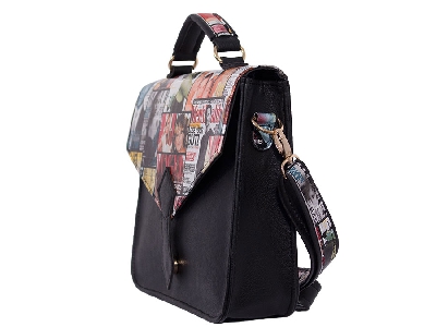 Дамска бг черна чанта със цветни елементи и еко кожа