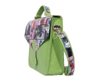 Дамска чанта в комбинация от зелен цвят и цветни мотиви от еко кожа произведена в България
