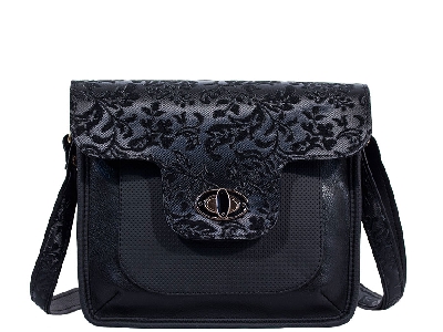 Дамска черна чанта от еко кожа цвят на обкова: сребрист, Български производител