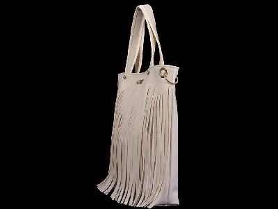 Дамска бежова чанта с ресни с дълга дръжка и от еко кожа българско производство
