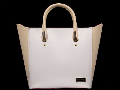 Дамски чанти от изкуствена ако кожа в три модела розови, тъмносини, бежови уникални комбинации и българсрко производство