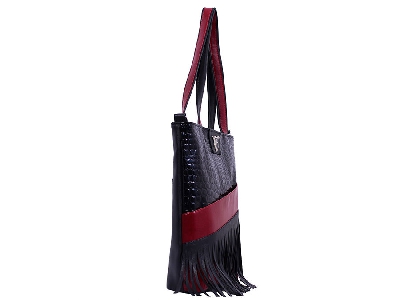 Дамски нови български чанти с ресни 4 лачени модела от еко кожа черни, тъмносини, бежови