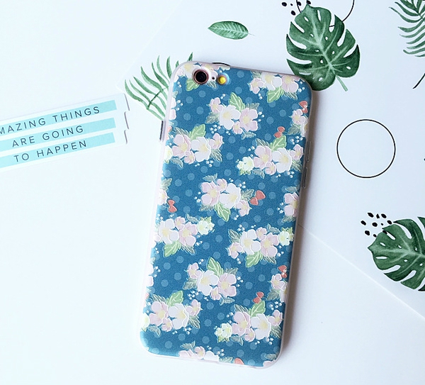 Дамски телефонни кейсове за iPhone 6/6s и iPhone 6p/6sp в бял и син модел с цветя