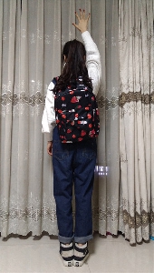 Ученическа раница с мека повърхност за момичета - черна, бяла и розова с ягодки - височина:40 см, дължина 30 см