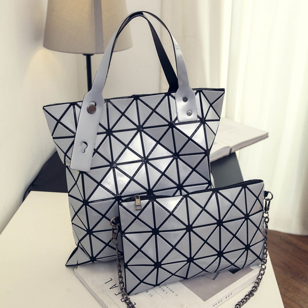 Дамски чанти комплект малка и голяма чанта, качествена изработка в различни цветове и фигури на триъгълничета