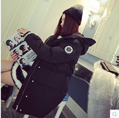 Дамски зимни якета в бял и черен цвят подходящи за ежедневие - 2 модела