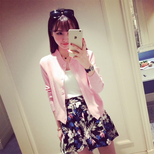 Γυναικεία ζακέτα με κουμπιά και μακριά μανίκια στο μοντέλο 7 χρώμα.