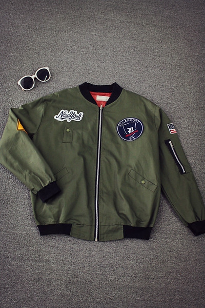 Широки тънки дамски якета стил ърбан  в черен и зелен цвят подходящи за есента