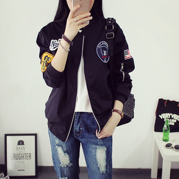 Широки тънки дамски якета стил ърбан  в черен и зелен цвят подходящи за есента