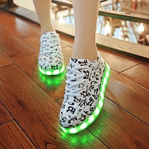Αθλητικά παπούτσια για τους άνδρες και τις γυναίκες  για την άνοιξη και το καλοκαίρι με πολύχρωμο φως flash εκπέμπουν φώσφορο κα