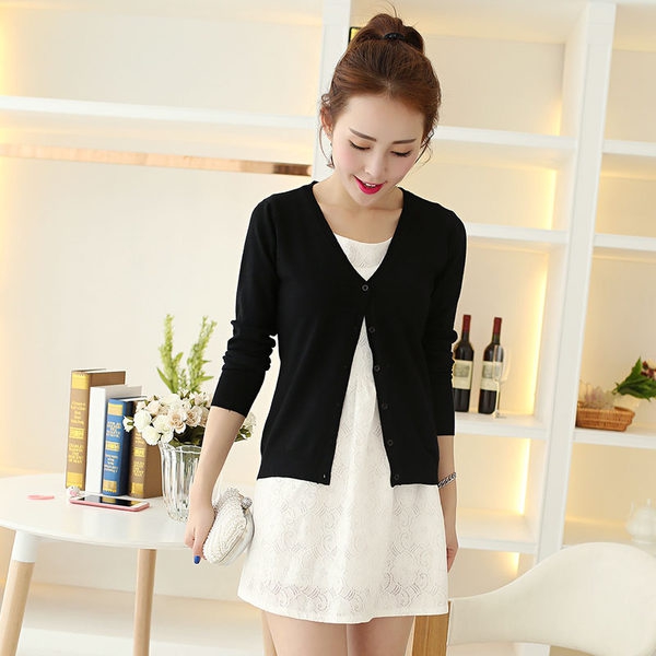 Леки и тънки дамски жилетки с V-образна яка в 16 различни цветови модела