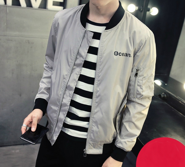 Мъжки пролетно-есенни якета в много различни модели и цветове подходящи за ежедневие