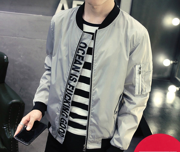 Мъжки пролетно-есенни якета в много различни модели и цветове подходящи за ежедневие