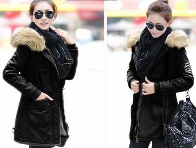 Дамско дълго топло яке с пухена качулка в осем цвята. 