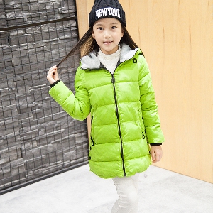 Παιδικό χειμωνιάτικο μπουφάν για κορίτσια σε μαύρο, κόκκινο, μπλε και πράσινο χρώμα - 5 μοντέλα