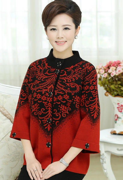 Дамско палто за жени на средна възраст с флорални мотиви - малки и големи размери.