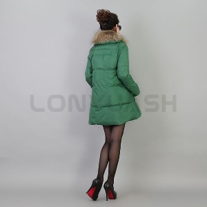 Дълго зимно дамско яке в четири цвята-с пухена качулка 